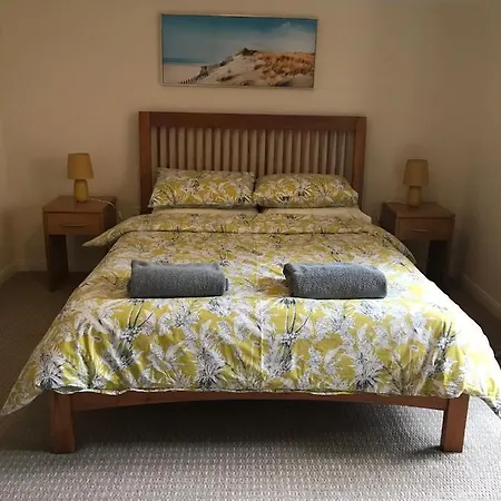 No. 6 Court Apartment *